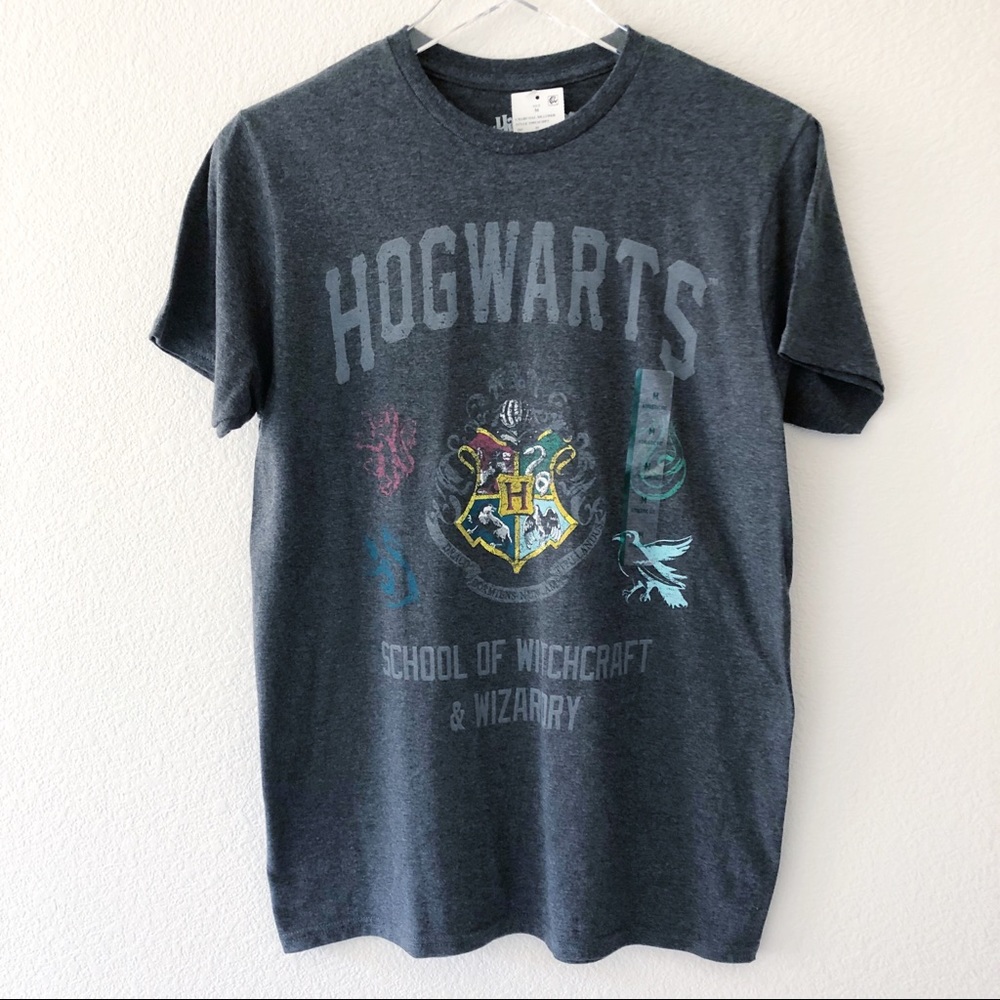 NWT Hogwarts T-shirt